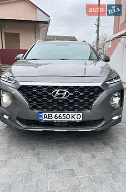 Внедорожник / Кроссовер Hyundai Santa FE 2019 в 