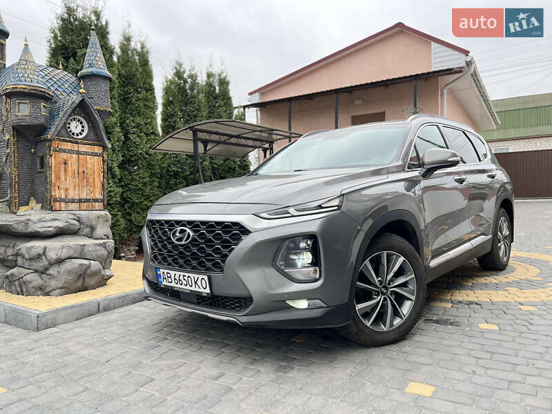 Внедорожник / Кроссовер Hyundai Santa FE 2019 в 