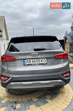 Внедорожник / Кроссовер Hyundai Santa FE 2019 в 