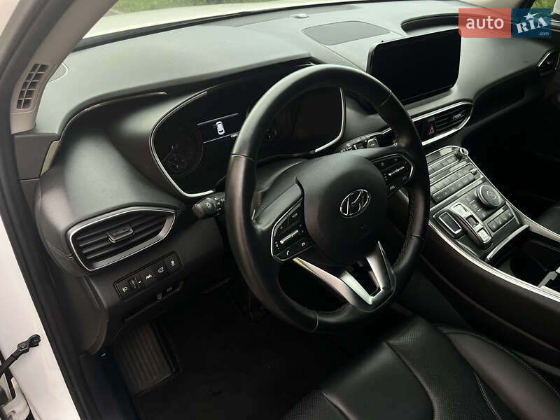 Позашляховик / Кросовер Hyundai Santa FE 2021 в Умані