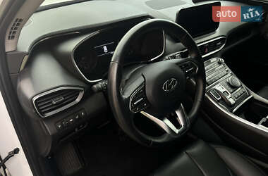Внедорожник / Кроссовер Hyundai Santa FE 2021 в 
