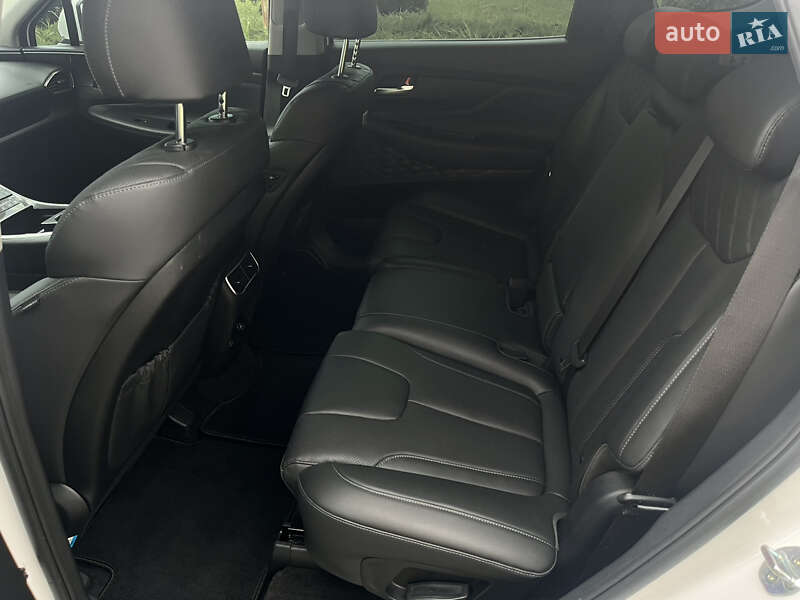 Позашляховик / Кросовер Hyundai Santa FE 2021 в Умані
