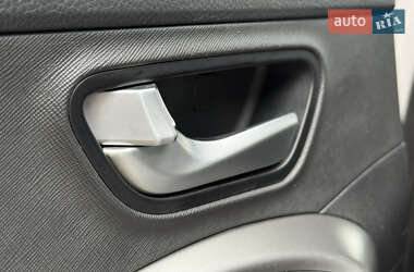 Внедорожник / Кроссовер Hyundai Santa FE 2014 в 