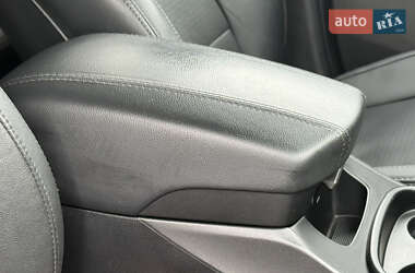 Внедорожник / Кроссовер Hyundai Santa FE 2014 в 