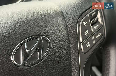 Внедорожник / Кроссовер Hyundai Santa FE 2014 в 