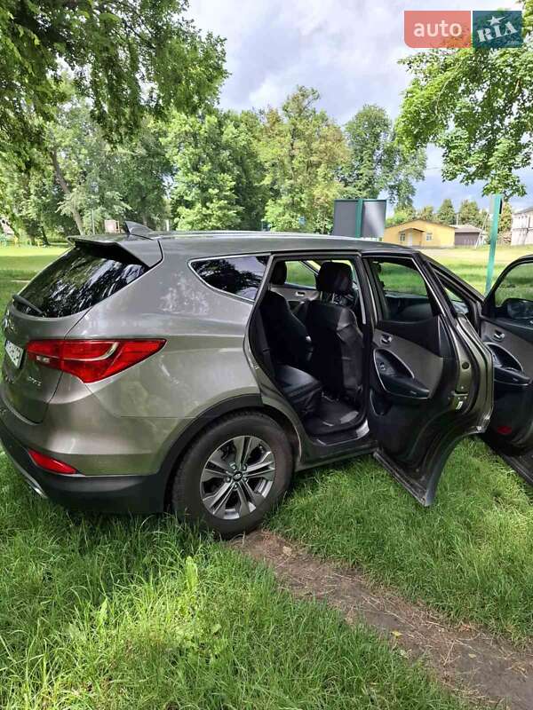 Позашляховик / Кросовер Hyundai Santa FE 2015 в Андрушівці