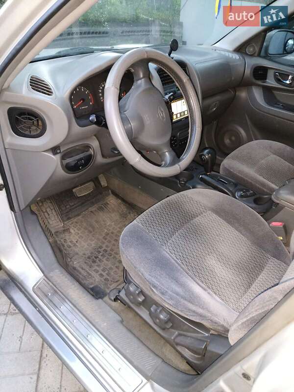 Позашляховик / Кросовер Hyundai Santa FE 2003 в Черкасах
