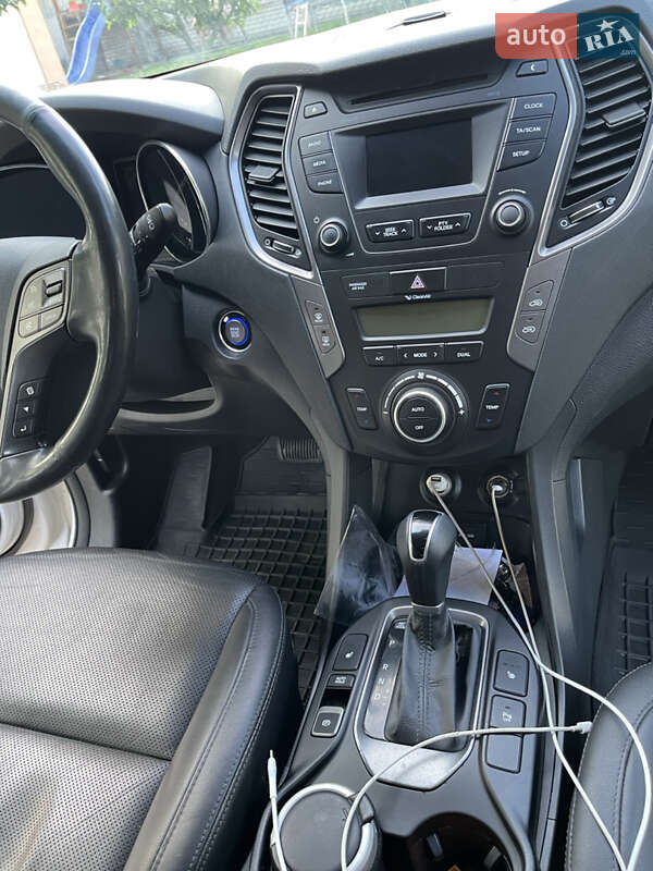 Позашляховик / Кросовер Hyundai Santa FE 2015 в Ставищі