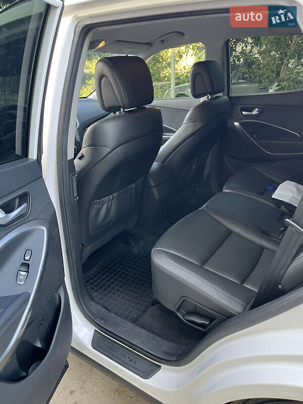 Позашляховик / Кросовер Hyundai Santa FE 2015 в Ставищі