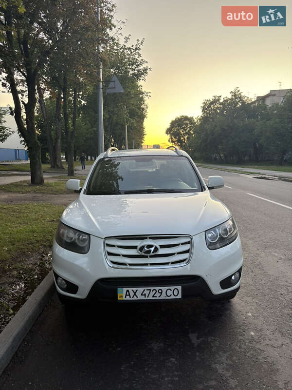 Позашляховик / Кросовер Hyundai Santa FE 2011 в Харкові
