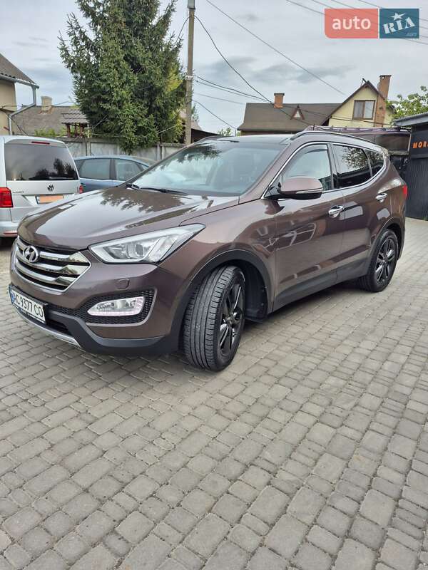 Внедорожник / Кроссовер Hyundai Santa FE 2014 в Нововолынске