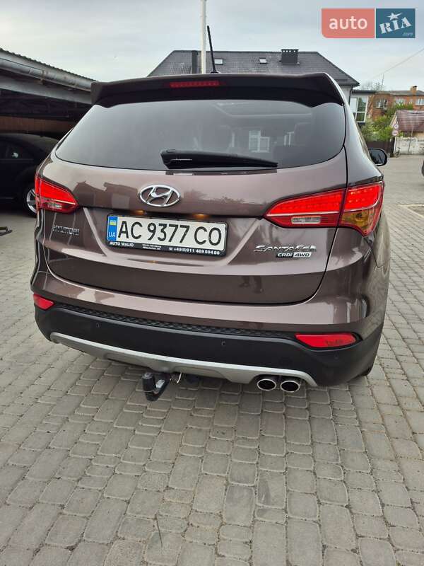Внедорожник / Кроссовер Hyundai Santa FE 2014 в Нововолынске