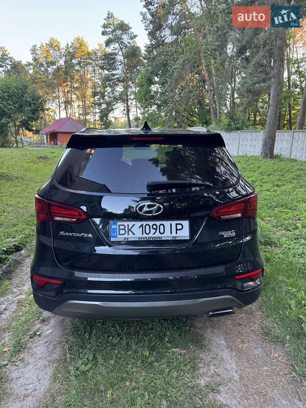 Внедорожник / Кроссовер Hyundai Santa FE 2016 в Ровно