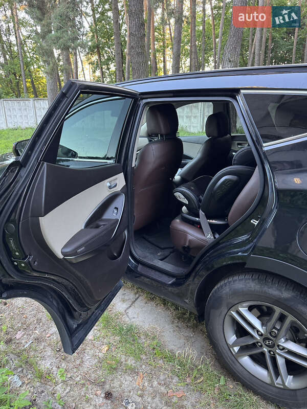 Внедорожник / Кроссовер Hyundai Santa FE 2016 в Ровно