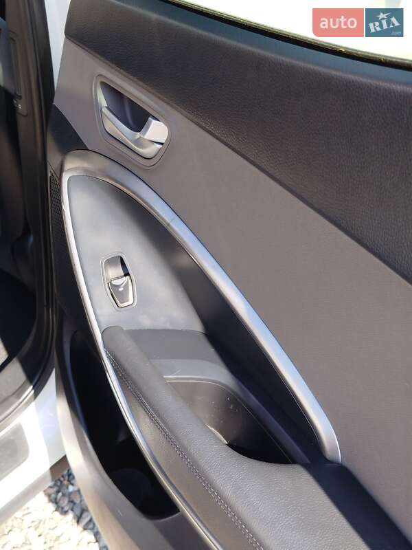 Позашляховик / Кросовер Hyundai Santa FE 2016 в Одесі