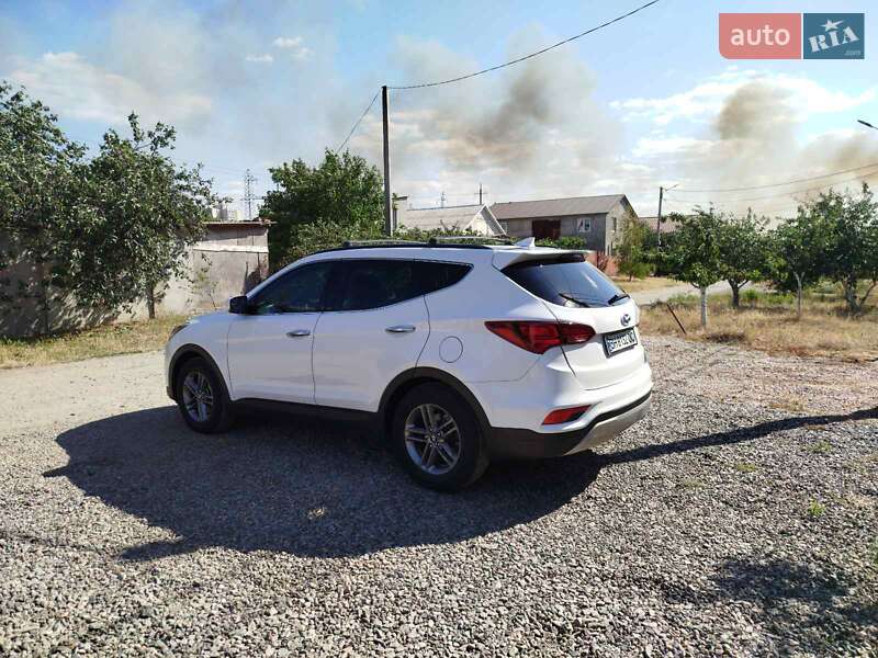 Позашляховик / Кросовер Hyundai Santa FE 2016 в Одесі