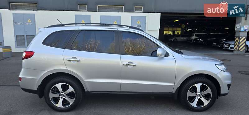 Позашляховик / Кросовер Hyundai Santa FE 2012 в Києві