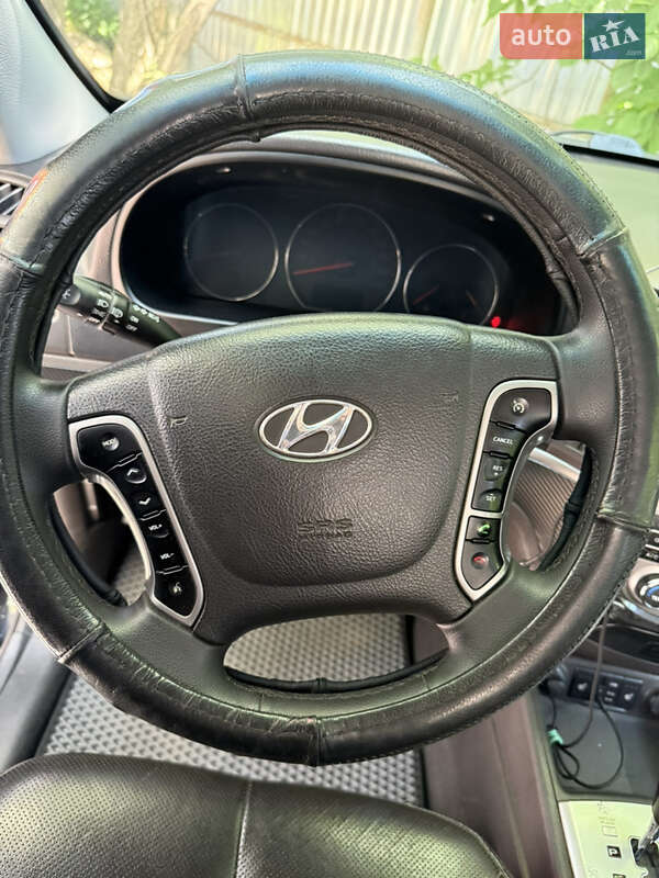 Позашляховик / Кросовер Hyundai Santa FE 2012 в Києві