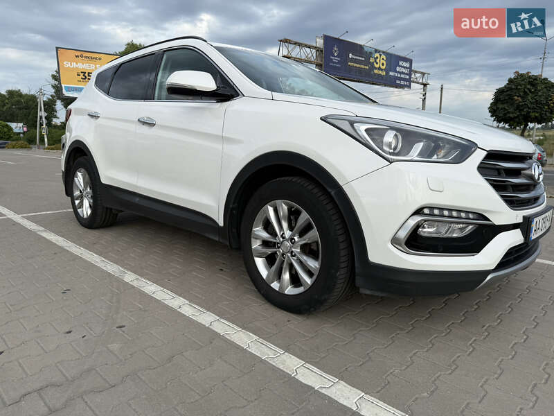 Внедорожник / Кроссовер Hyundai Santa FE 2016 в Киеве