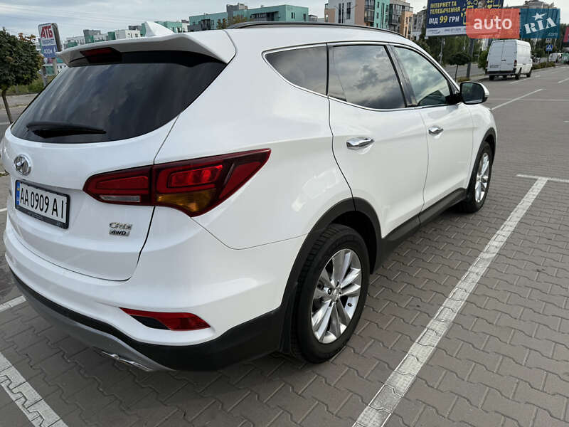 Внедорожник / Кроссовер Hyundai Santa FE 2016 в Киеве