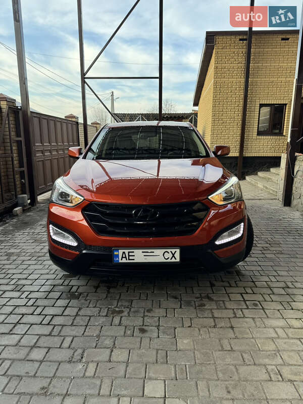 Позашляховик / Кросовер Hyundai Santa FE 2015 в Дніпрі