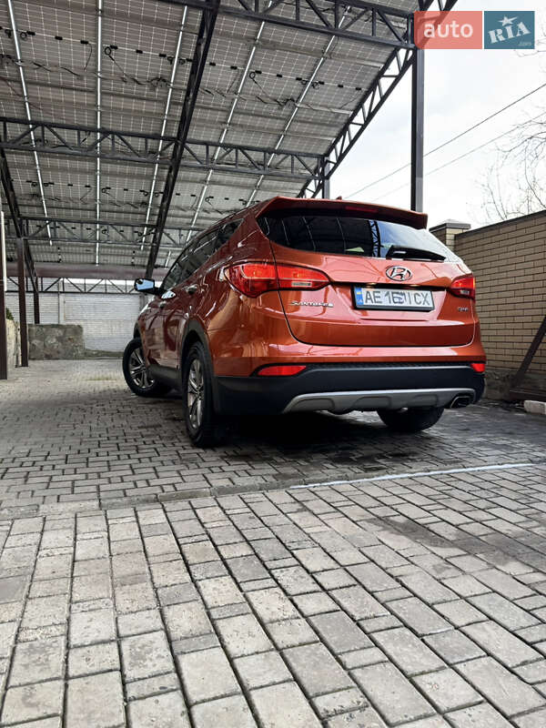 Позашляховик / Кросовер Hyundai Santa FE 2015 в Дніпрі