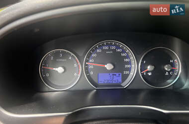 Позашляховик / Кросовер Hyundai Santa FE 2011 в 