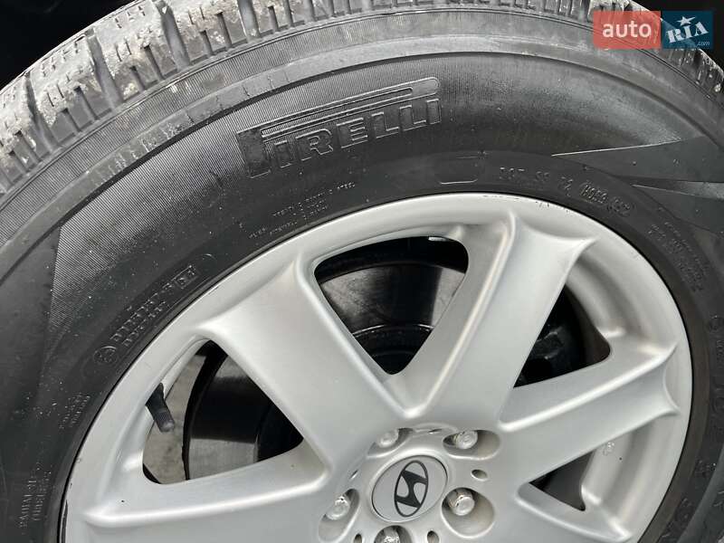 Внедорожник / Кроссовер Hyundai Santa FE 2010 в Калуше
