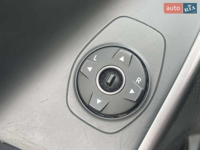 Внедорожник / Кроссовер Hyundai Santa FE 2012 в Киеве
