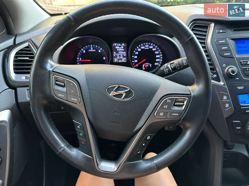 Позашляховик / Кросовер Hyundai Santa FE 2015 в Києві