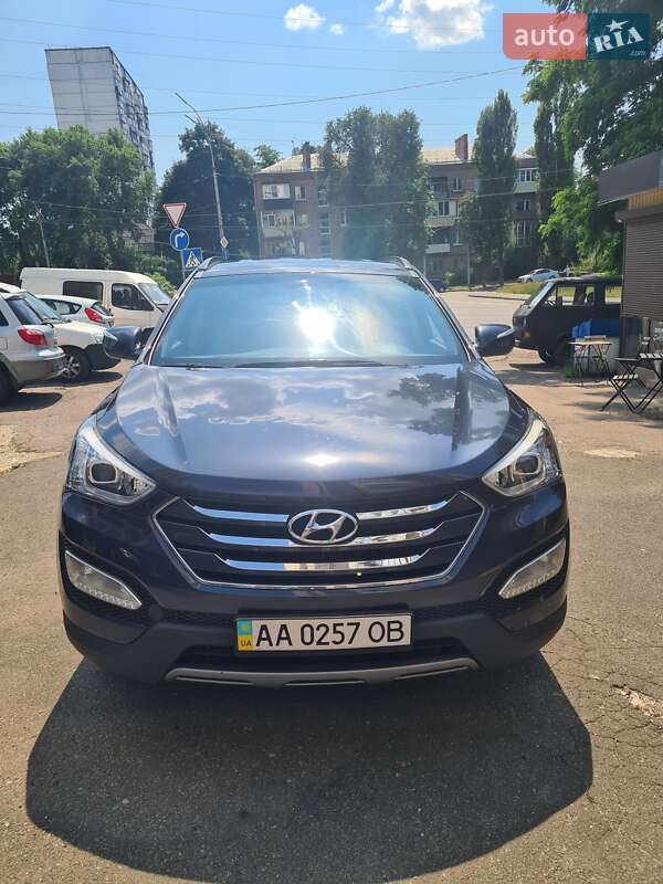 Внедорожник / Кроссовер Hyundai Santa FE 2013 в 