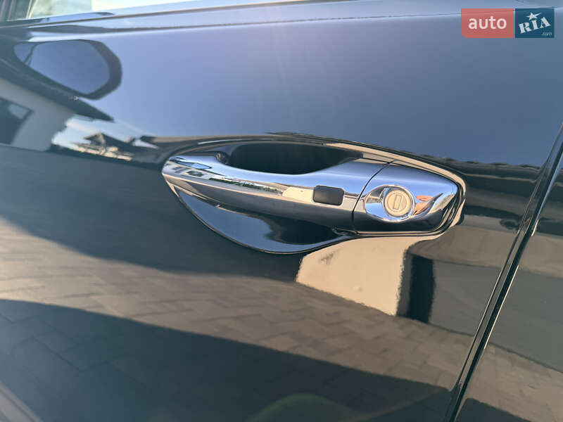 Внедорожник / Кроссовер Hyundai Santa FE 2016 в Ровно