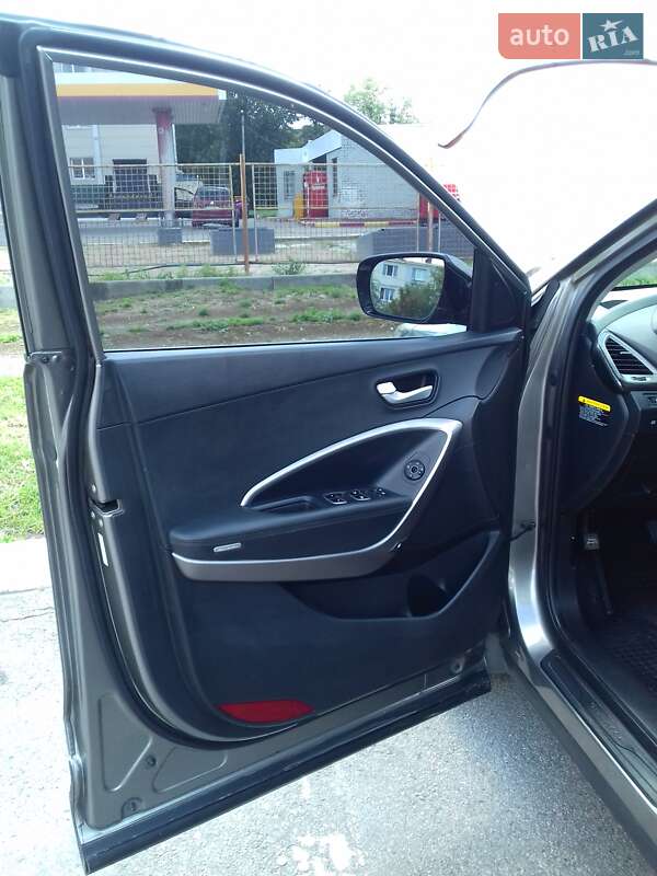 Внедорожник / Кроссовер Hyundai Santa FE 2015 в Харькове