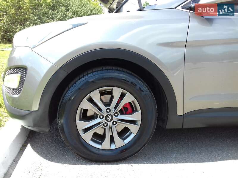 Внедорожник / Кроссовер Hyundai Santa FE 2015 в Харькове