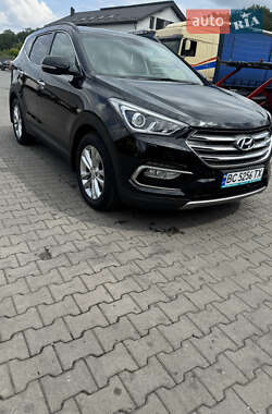 Внедорожник / Кроссовер Hyundai Santa FE 2017 в 