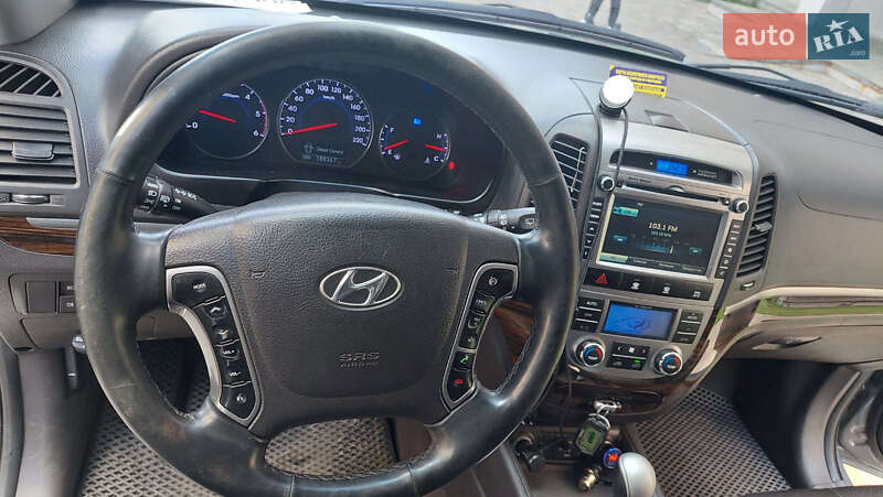 Позашляховик / Кросовер Hyundai Santa FE 2012 в Києві