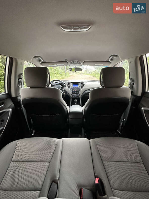 Внедорожник / Кроссовер Hyundai Santa FE 2015 в Белогородке