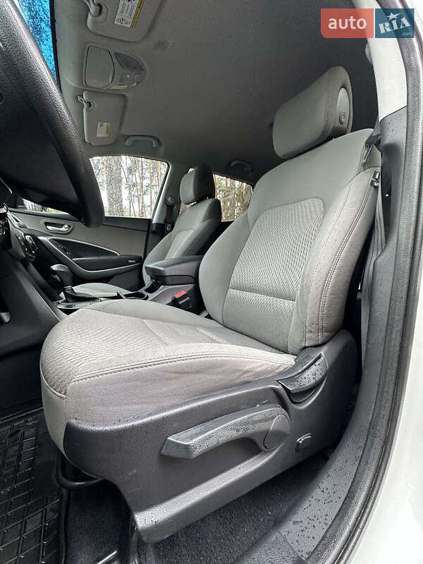Внедорожник / Кроссовер Hyundai Santa FE 2015 в Белогородке