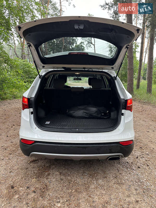Внедорожник / Кроссовер Hyundai Santa FE 2015 в Белогородке