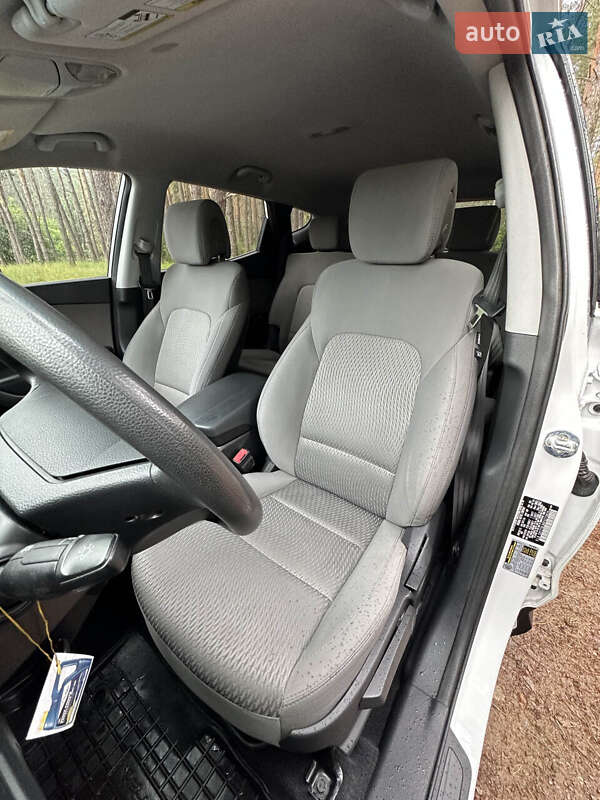 Внедорожник / Кроссовер Hyundai Santa FE 2015 в Белогородке