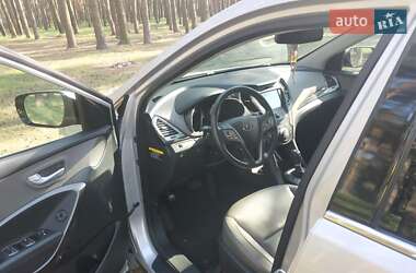 Позашляховик / Кросовер Hyundai Santa FE 2014 в 