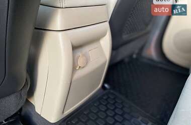 Внедорожник / Кроссовер Hyundai Santa FE 2011 в 