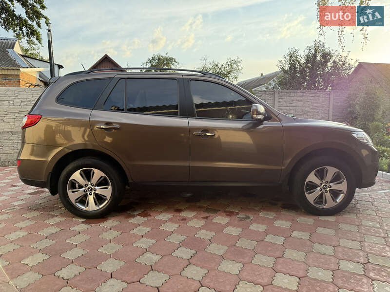 Позашляховик / Кросовер Hyundai Santa FE 2011 в Краснограді