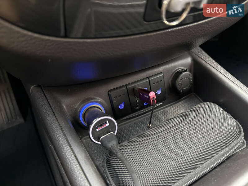 Позашляховик / Кросовер Hyundai Santa FE 2011 в Краснограді