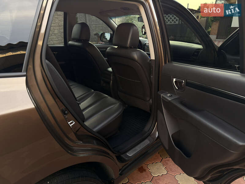 Позашляховик / Кросовер Hyundai Santa FE 2011 в Краснограді