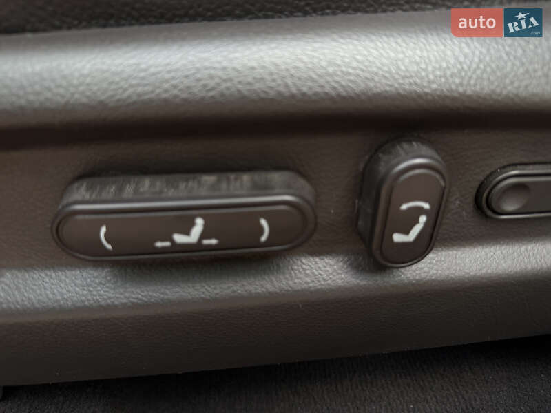 Позашляховик / Кросовер Hyundai Santa FE 2011 в Краснограді