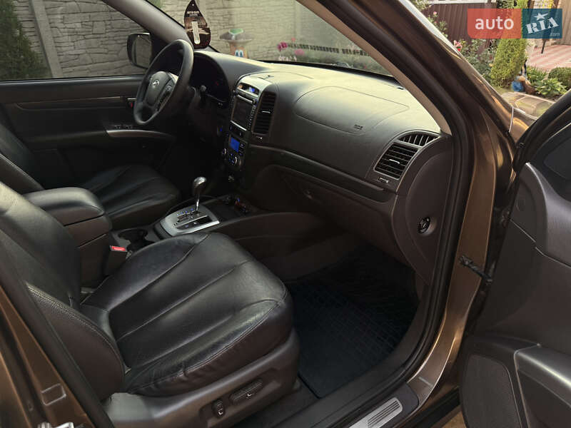 Позашляховик / Кросовер Hyundai Santa FE 2011 в Краснограді