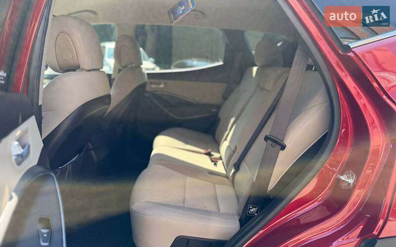 Позашляховик / Кросовер Hyundai Santa FE 2017 в Чернівцях