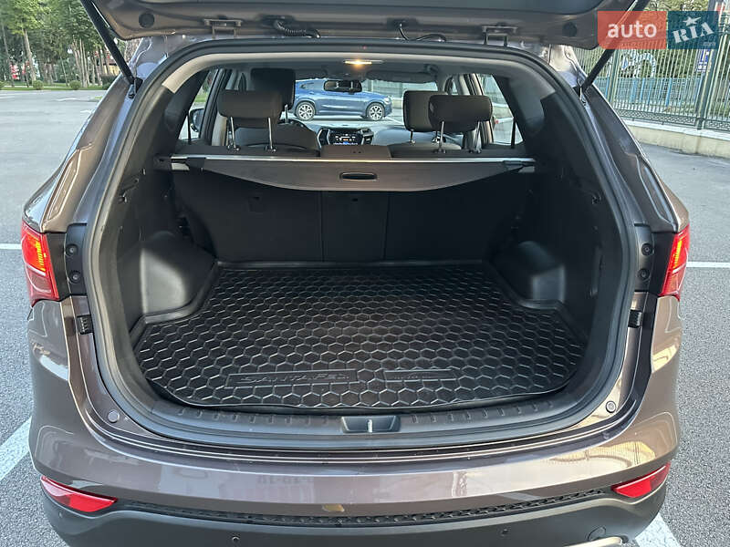 Позашляховик / Кросовер Hyundai Santa FE 2014 в Харкові