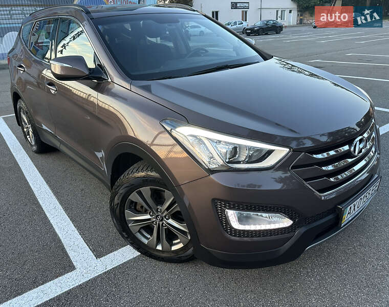 Позашляховик / Кросовер Hyundai Santa FE 2014 в Харкові